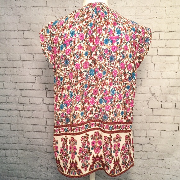 Dalia Flutter Sleeve V-Neck Multi-colored Blouse - Picture 4 of 8